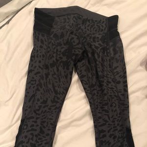 Lululemon leopard run crops